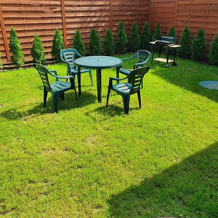 Apartament Przy Termach Z Ogrodem Jelenia Gora Exterior photo