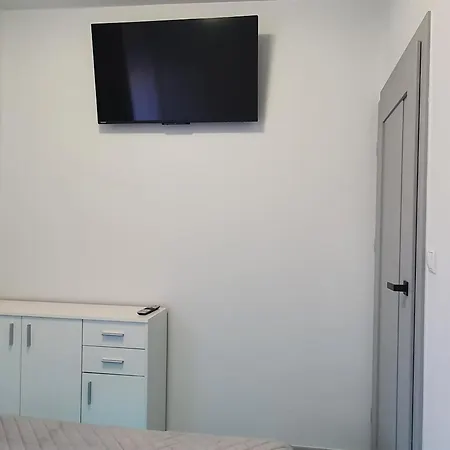 Apartament Przy Termach Z Ogrodem Jelenia Gora Exterior photo